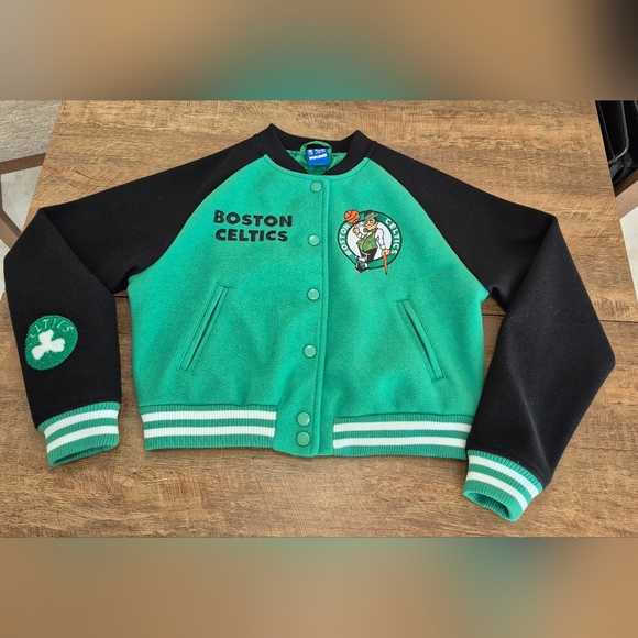 Celtics Jacket, Womens Embroidered logos - Picture 1 of 11